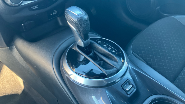 Nissan Juke 1.0 DiG-T 114 N-Connecta 5dr DCT Petrol Hatchback